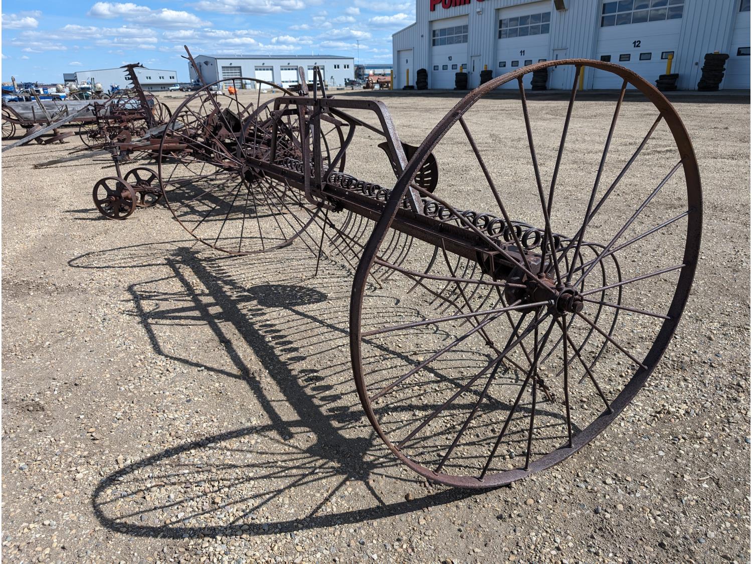 Antique Rake [24FK36001-054] | Team Auctions