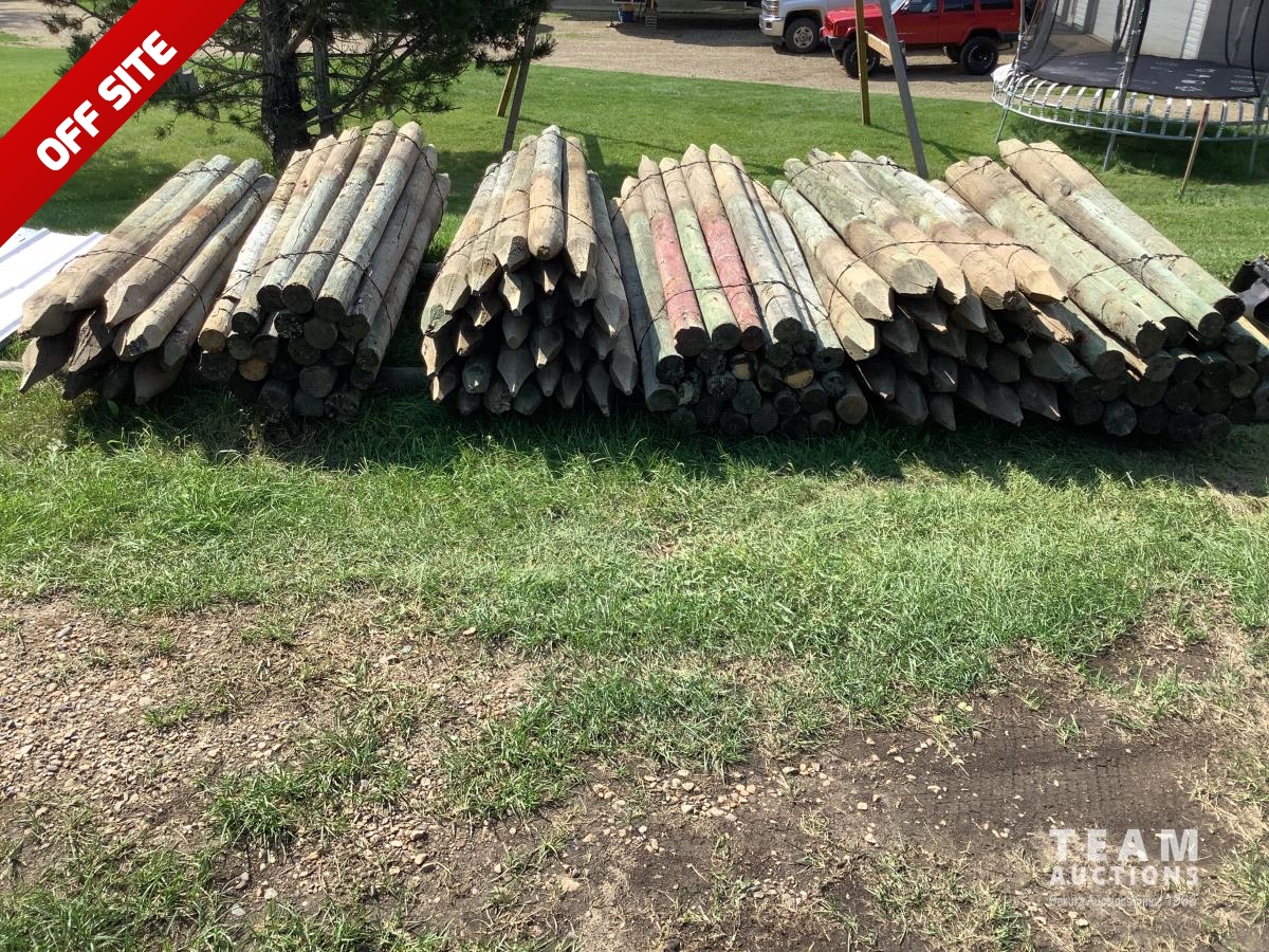 (132±) Used Fence Posts in Various Sizes [23HA05017-002] | Team Auctions