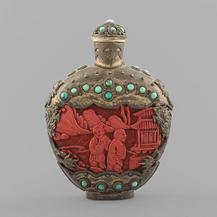 十九世紀 白銅嵌剔紅山水人物鼻煙壺 A Chinese copper with cinnabar inlay snuff bottle, 19th century