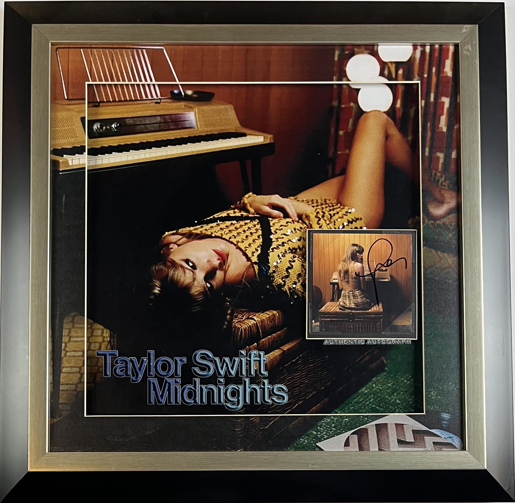 Taylor Swift Signed “Midnights” CD Booklet in 24.75