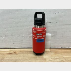 Milwaukee - PACKOUT Red 36oz Insulated Bottle with Chug Lid