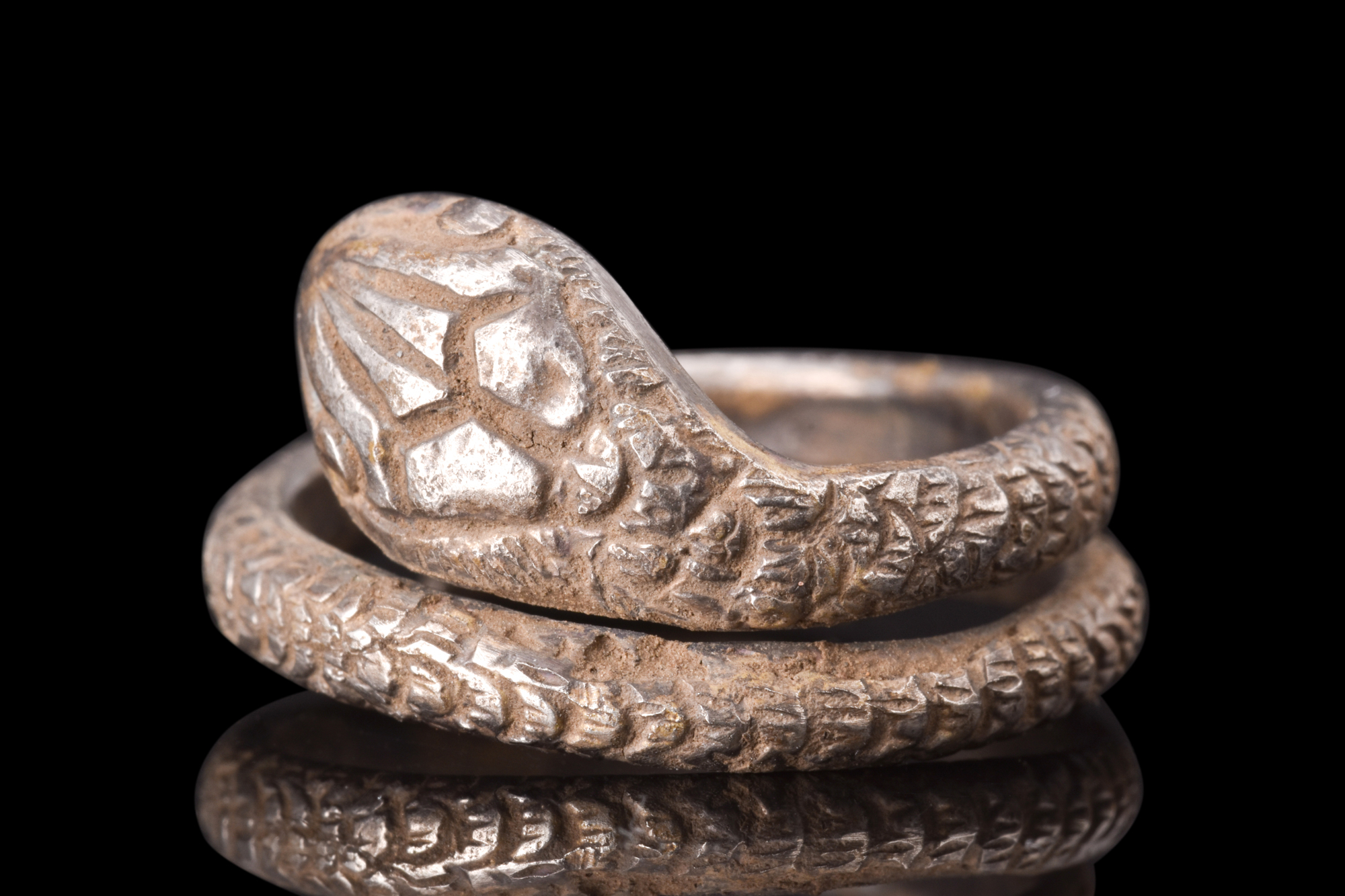 ROMAN SILVER SNAKE RING Apollo Art Auctions