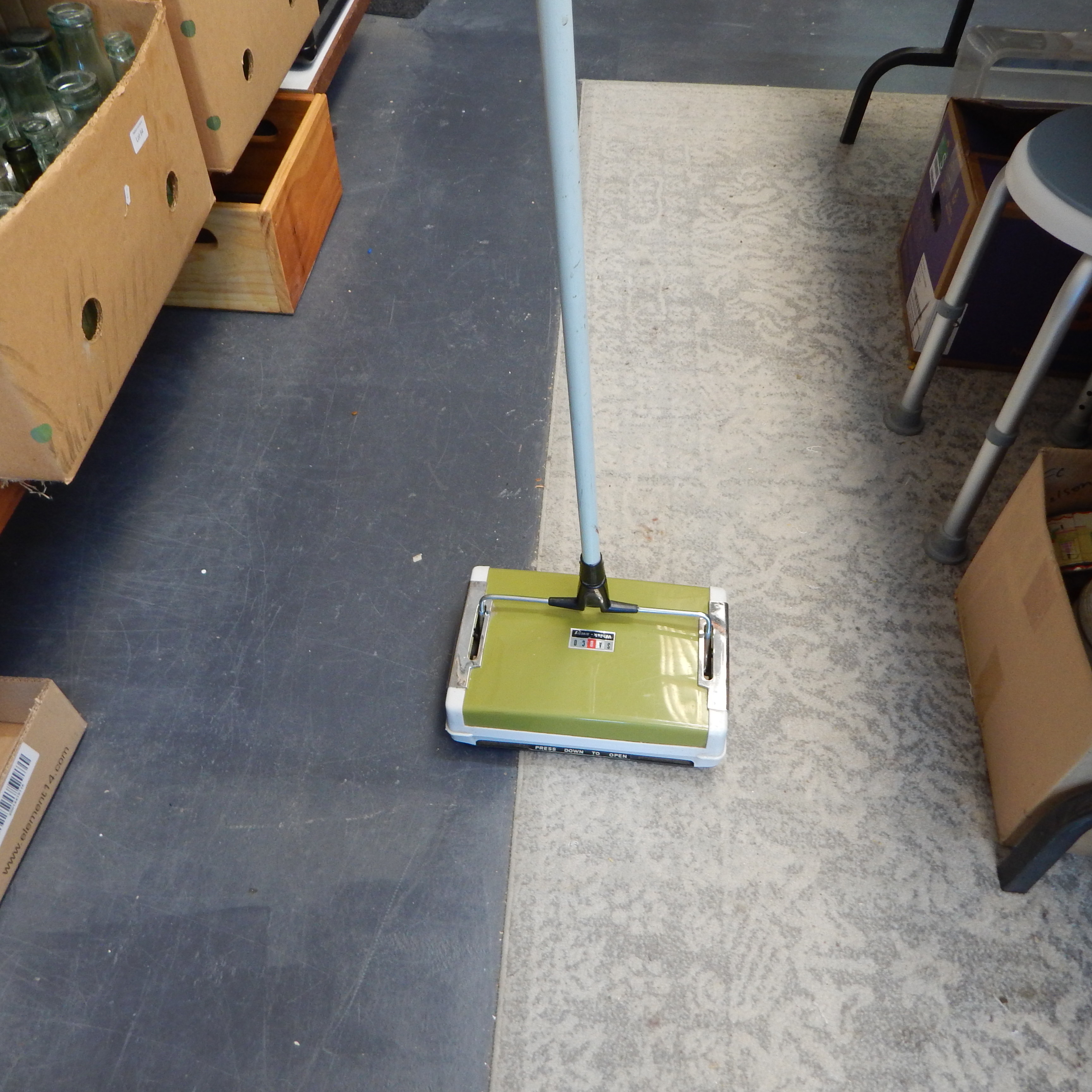 Sabco Whiskaway Vintage Carpet Sweeper — sold at auction in New Zealand for $10