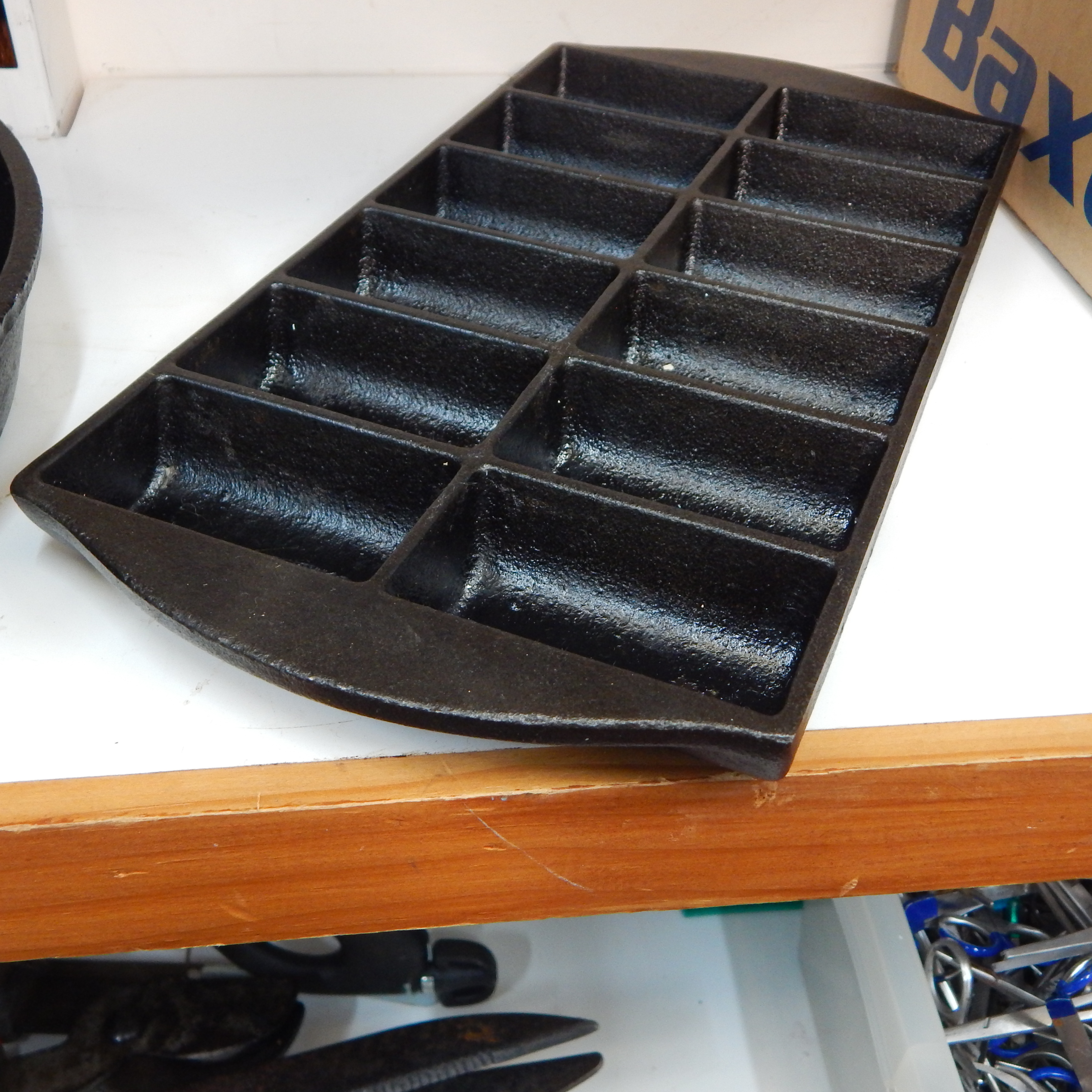 Cast  Iron Gem Iron — sold at auction in New Zealand for $25