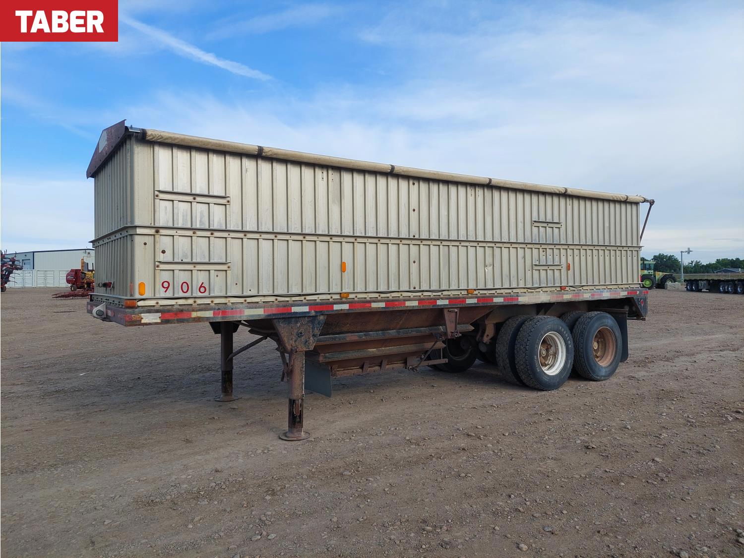 1985 Strong Box 26 Ft T/A Pup Grain Trailer [25GC02014-001] | Team Auctions
