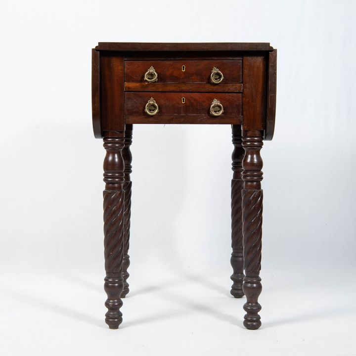 A Federal figured mahogany drop-leaf work table
