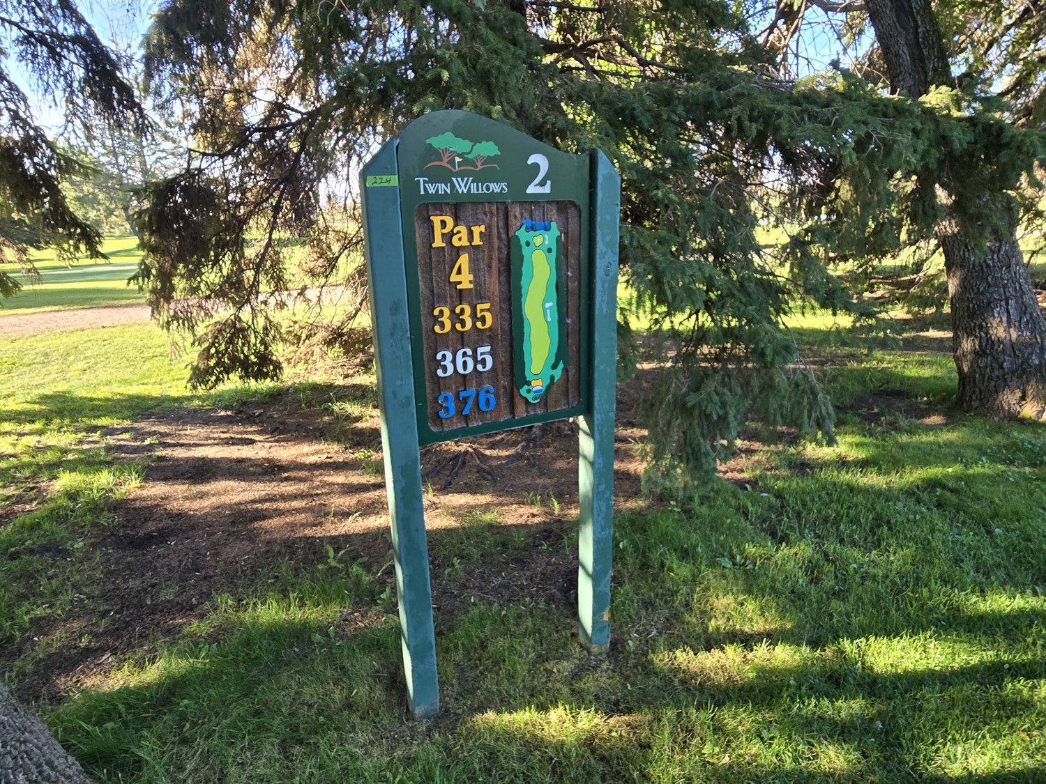 Twin Willows Hole 2 Par 4 Sign [26JG05001-224] | Team Auctions