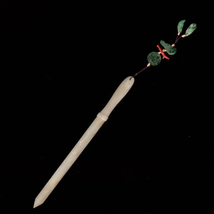 十九世紀 玉劍 A Chinese jade sword, 19th century