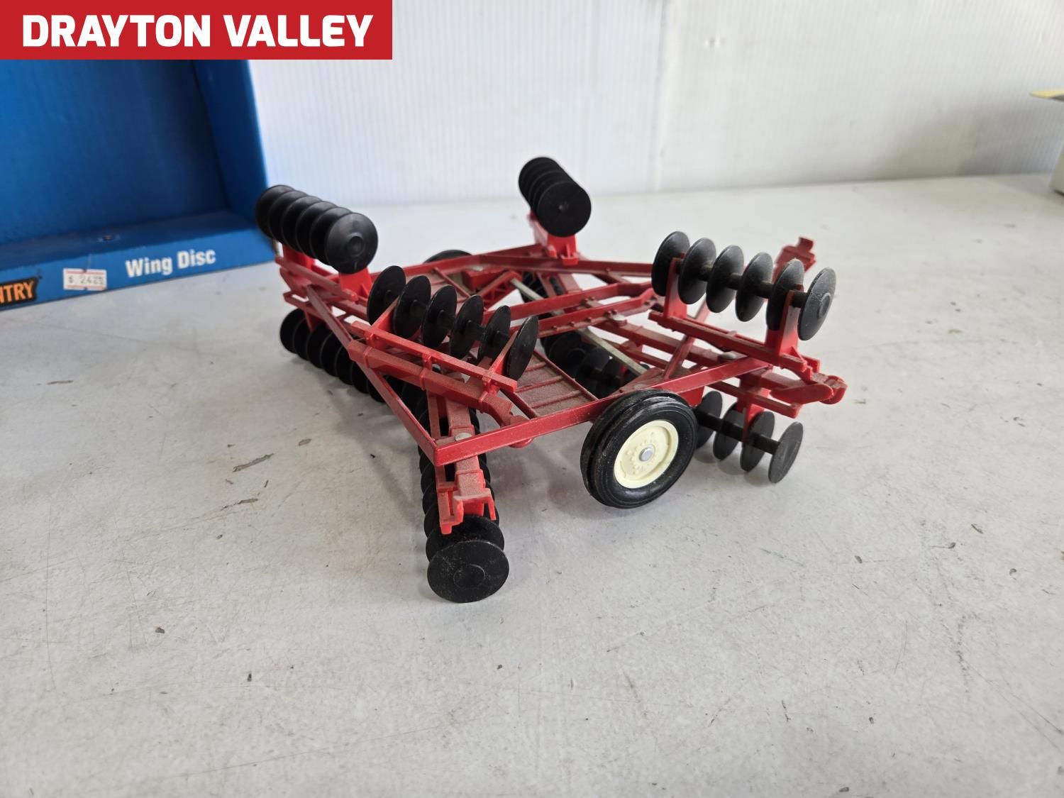 Winged Disc [25IS05001-143] | Team Auctions