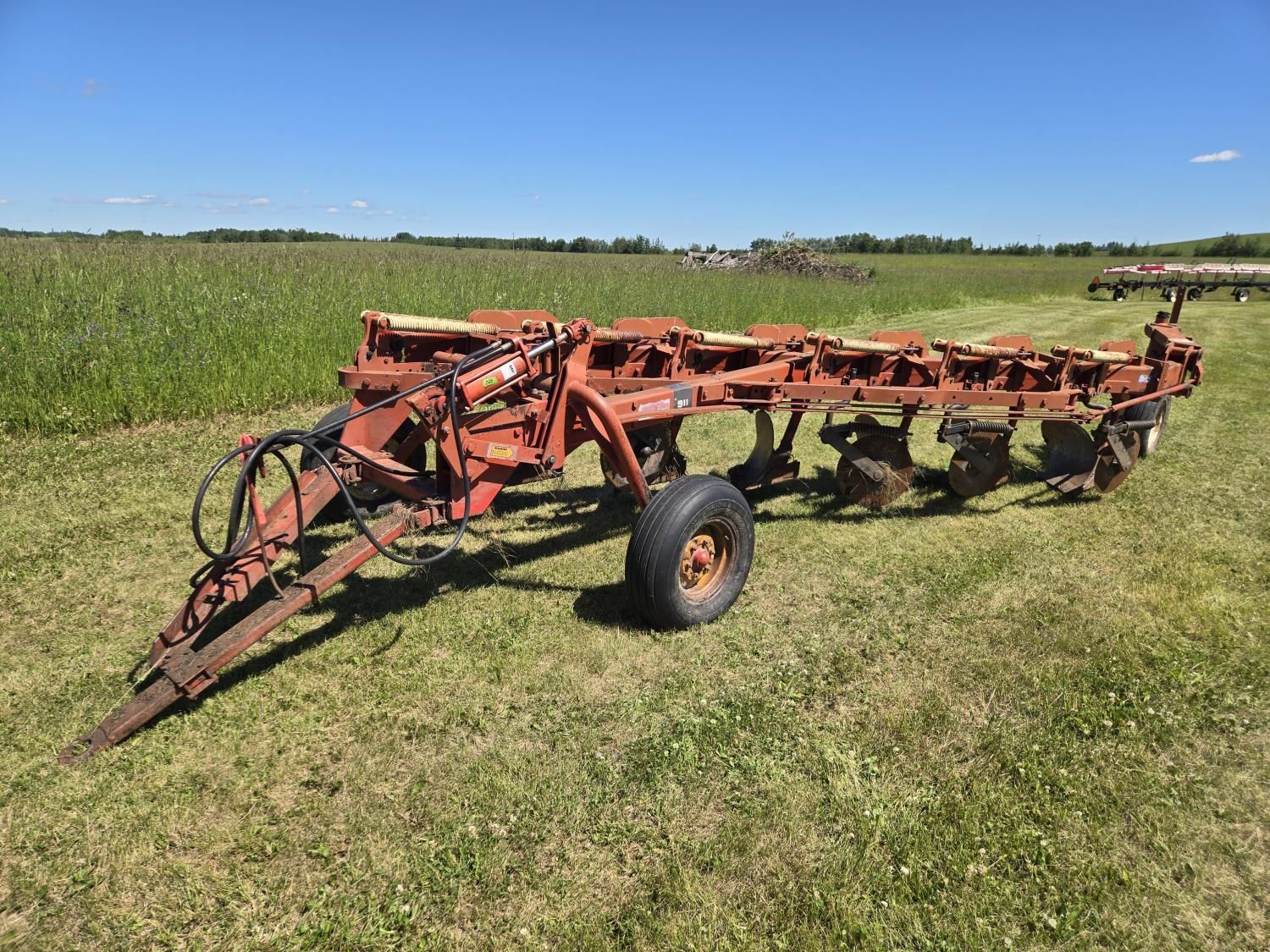 Melroe 911 6 Bottom Plow [25GJ05001-028] | Team Auctions