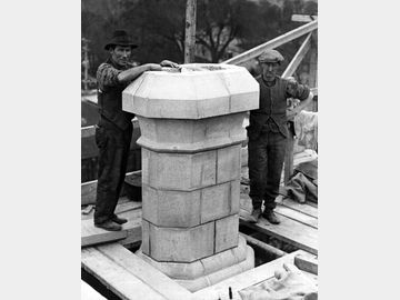 CHRISTCHURCH: NEW CHIMNEY (SEE MORE)