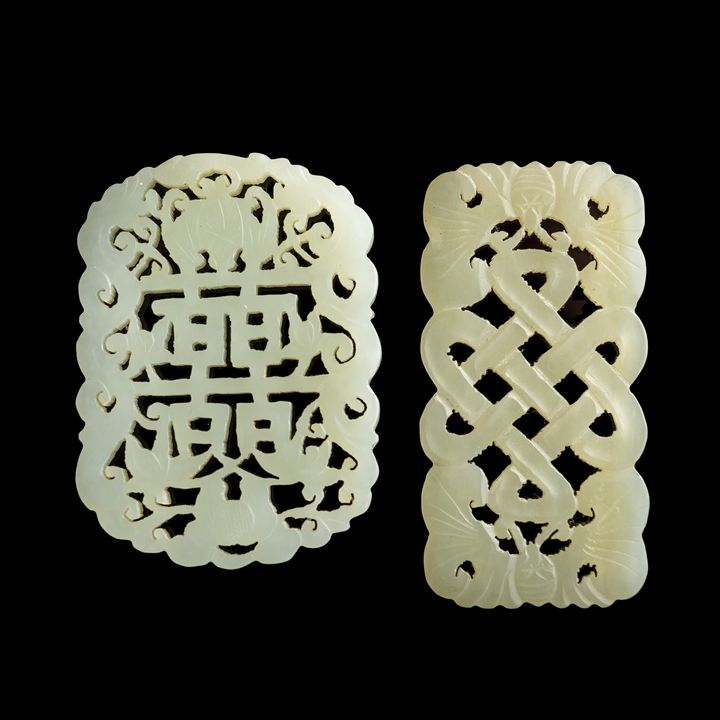 十九世紀早 白玉鏤雕喜字佩及蝙蝠繩結紋方佩 Two Chinese white jade pendants, early 19th century