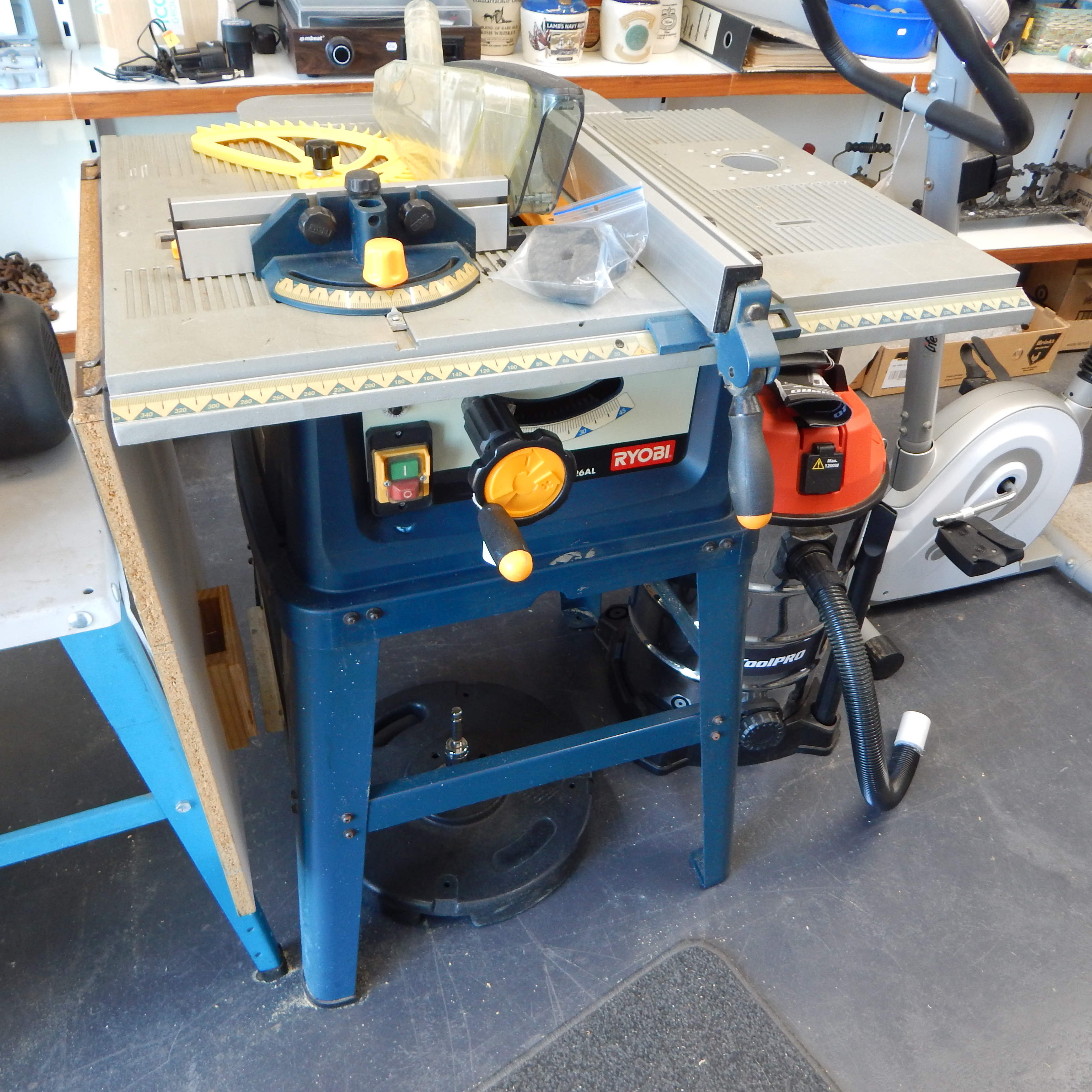 Ryobi Table Saw 10 inch ETS 1526 — sold at auction in New Zealand for $75