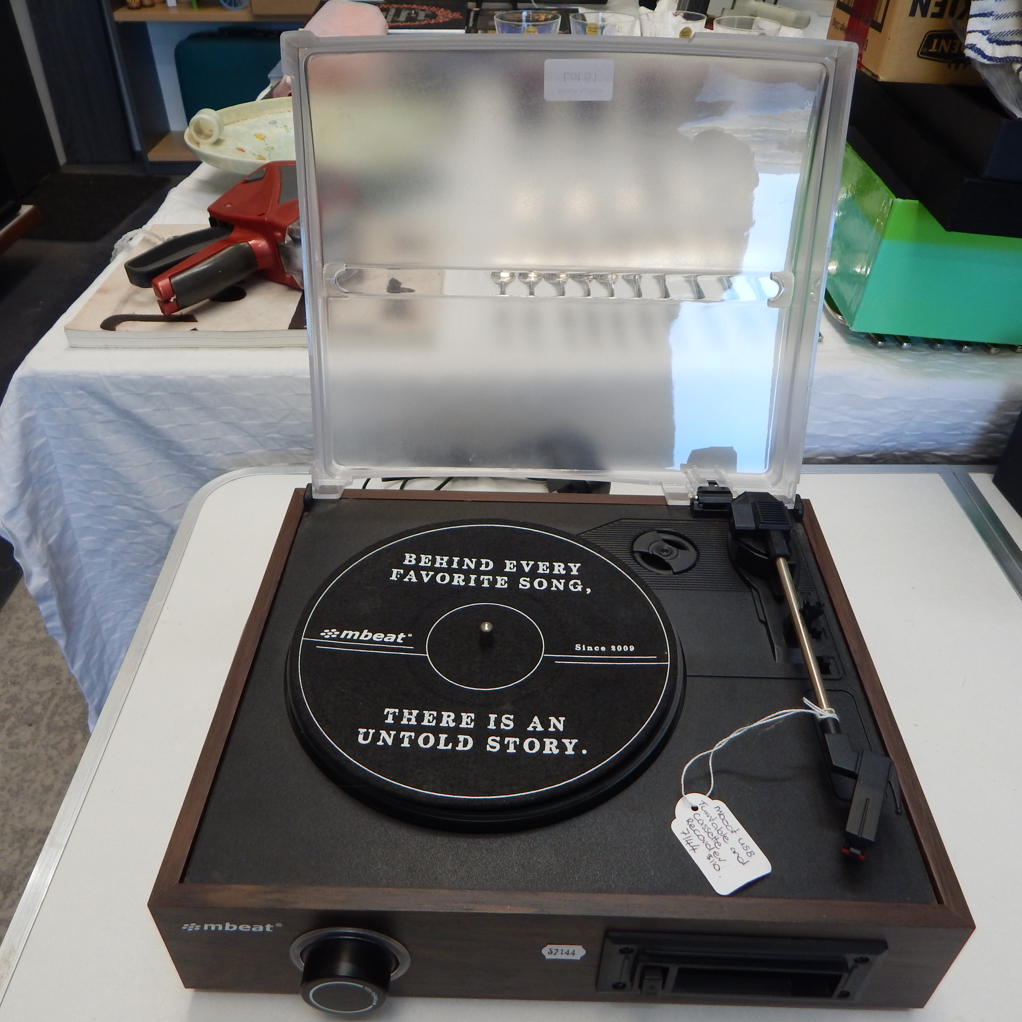 Mbeat USB Turntable and Cassette Recorder $110 — sold at auction in New Zealand for $10