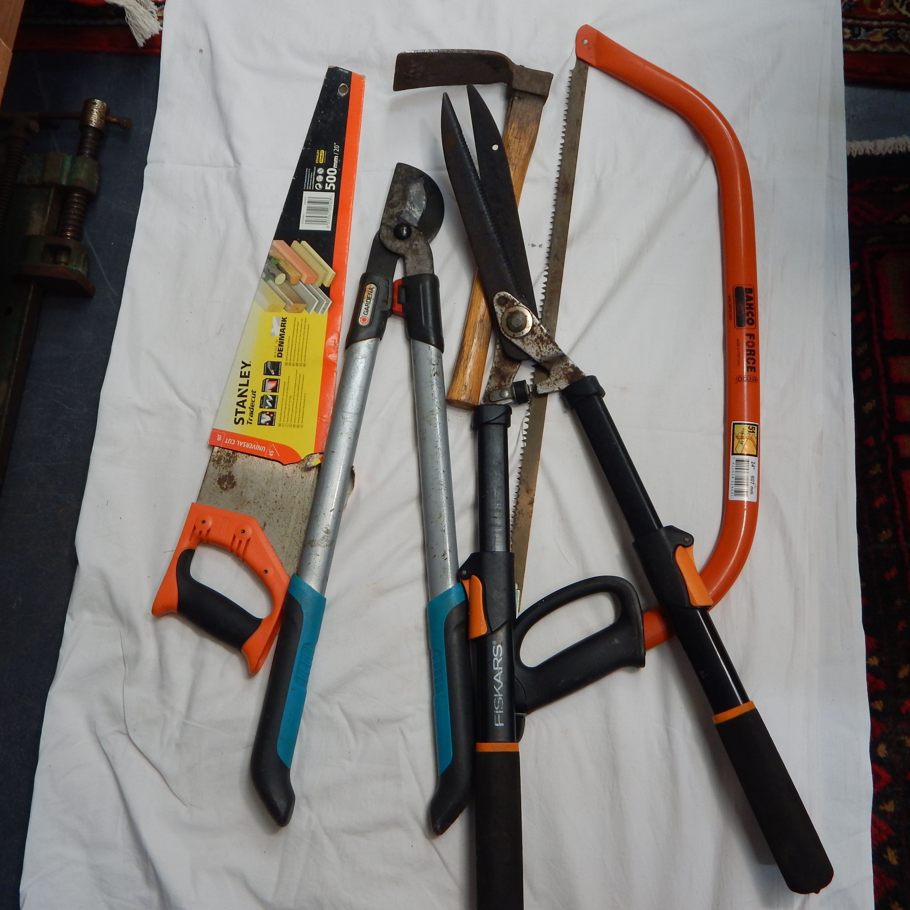 5 Pruning or gardening hand tools — NZ auction result
