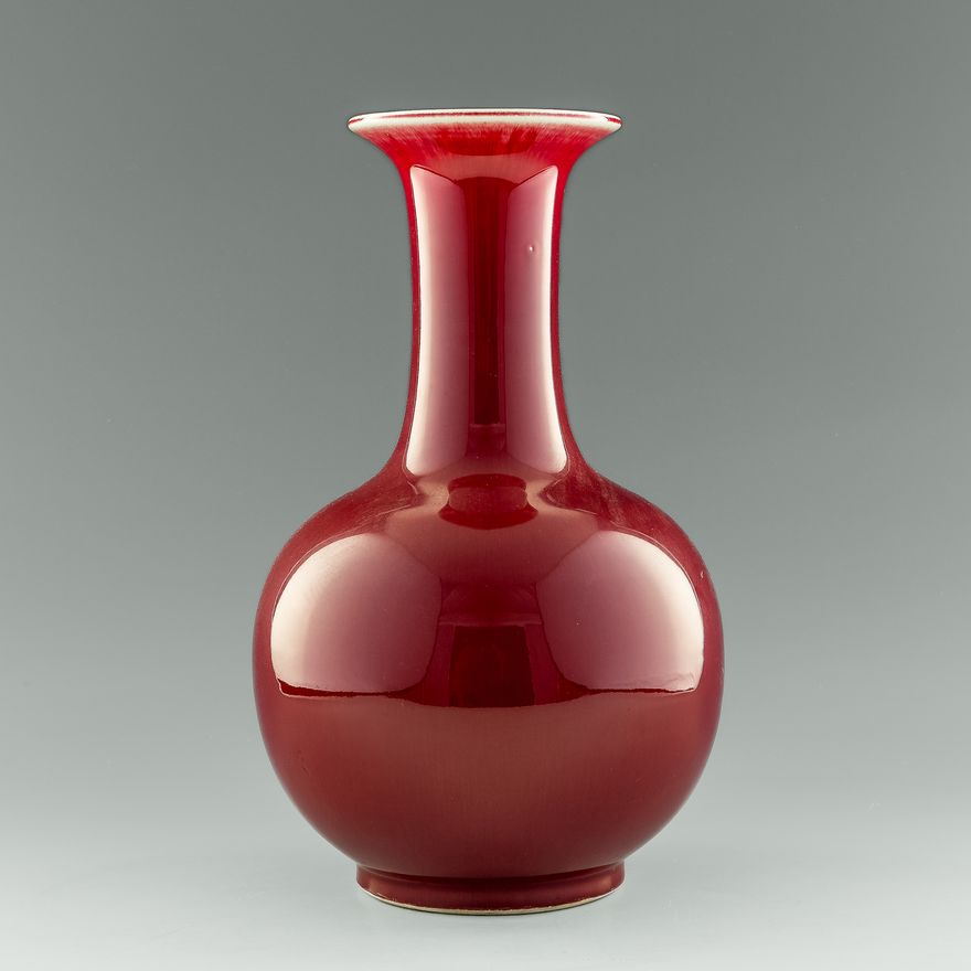 民國 紅釉瓶 A Chinese red-glaze vase, Republic period