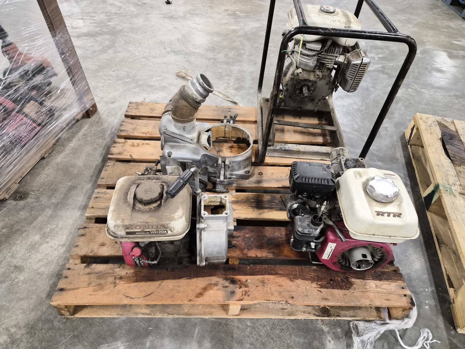 Honda Various Pumps and Parts (Inoperable) [26EP93999-216] | Team Auctions