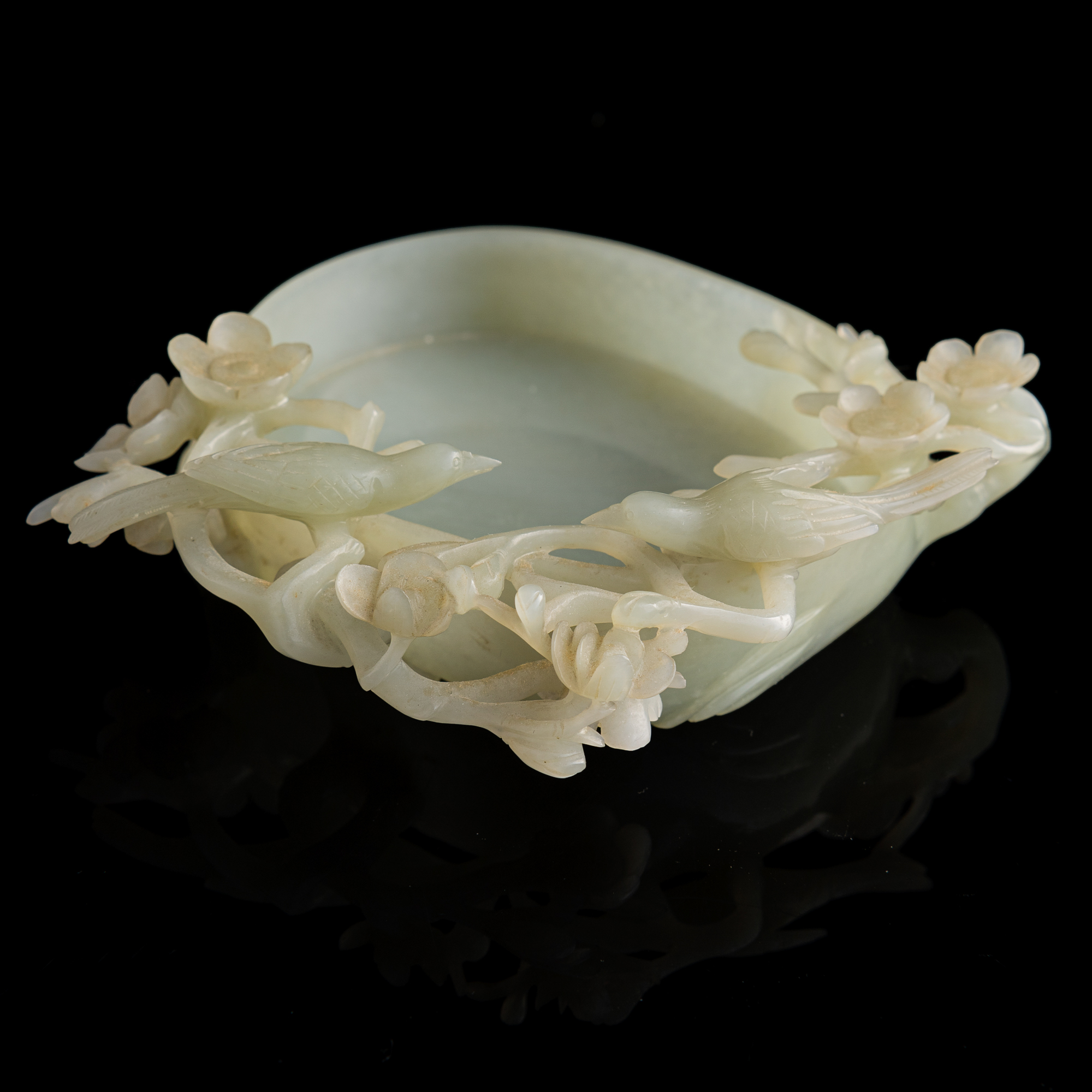 十九世紀晚白玉雕喜鵲登梅筆洗（附木座）A Chinese carved white