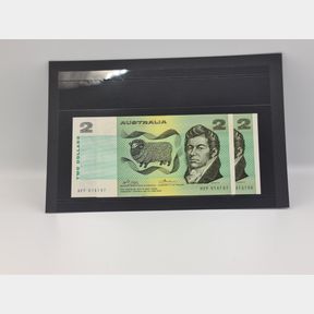 Australia - $2 Banknote - Consecutive Pair