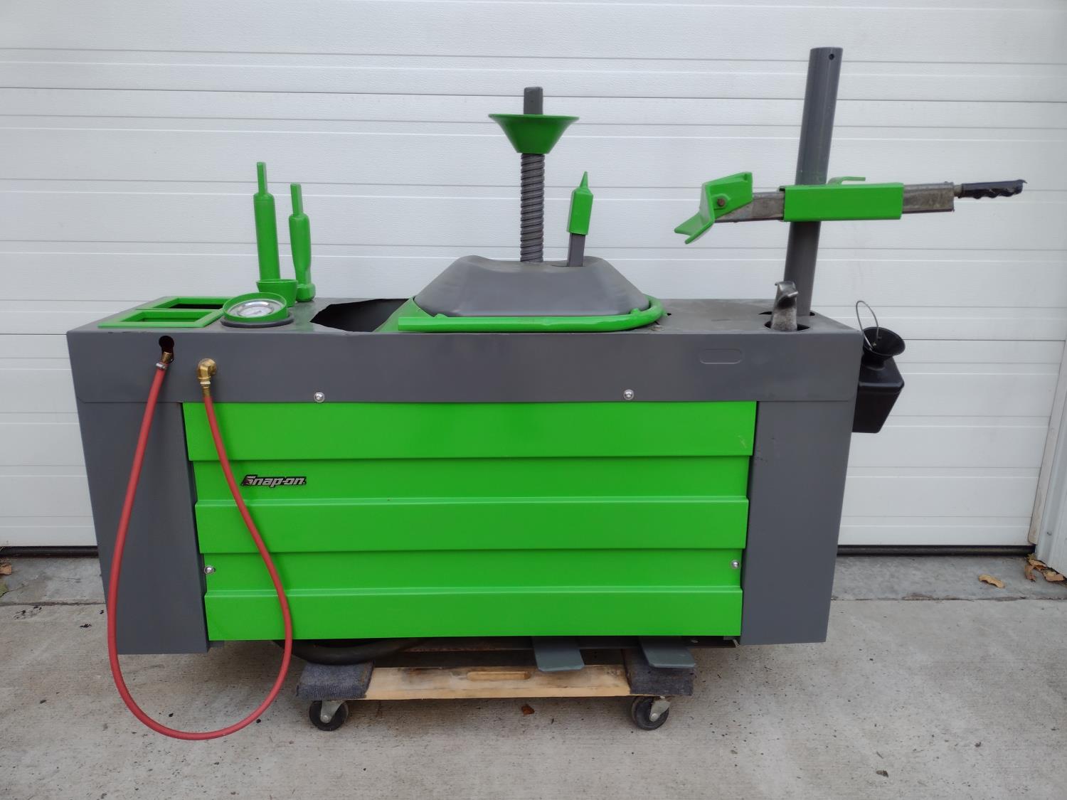 FMC 7600 Dual Power Mag Tire Machine [24HE04100-002] | Team Auctions