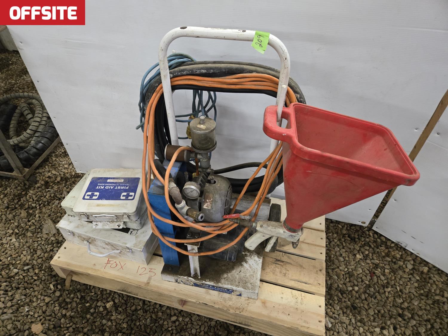 Texture Sprayer & (3) First Aid Kits [25LC05010-209] | Team Auctions