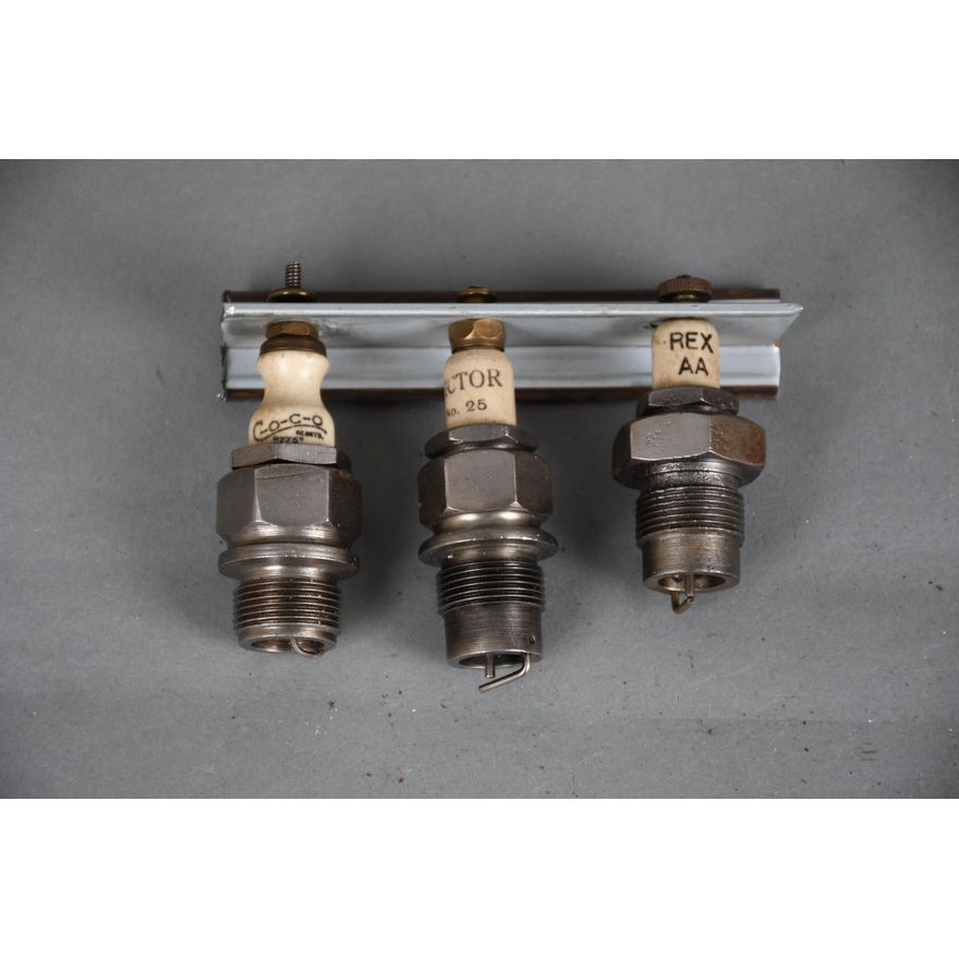 3-Spark Plugs Coco, Victor, Rex AA