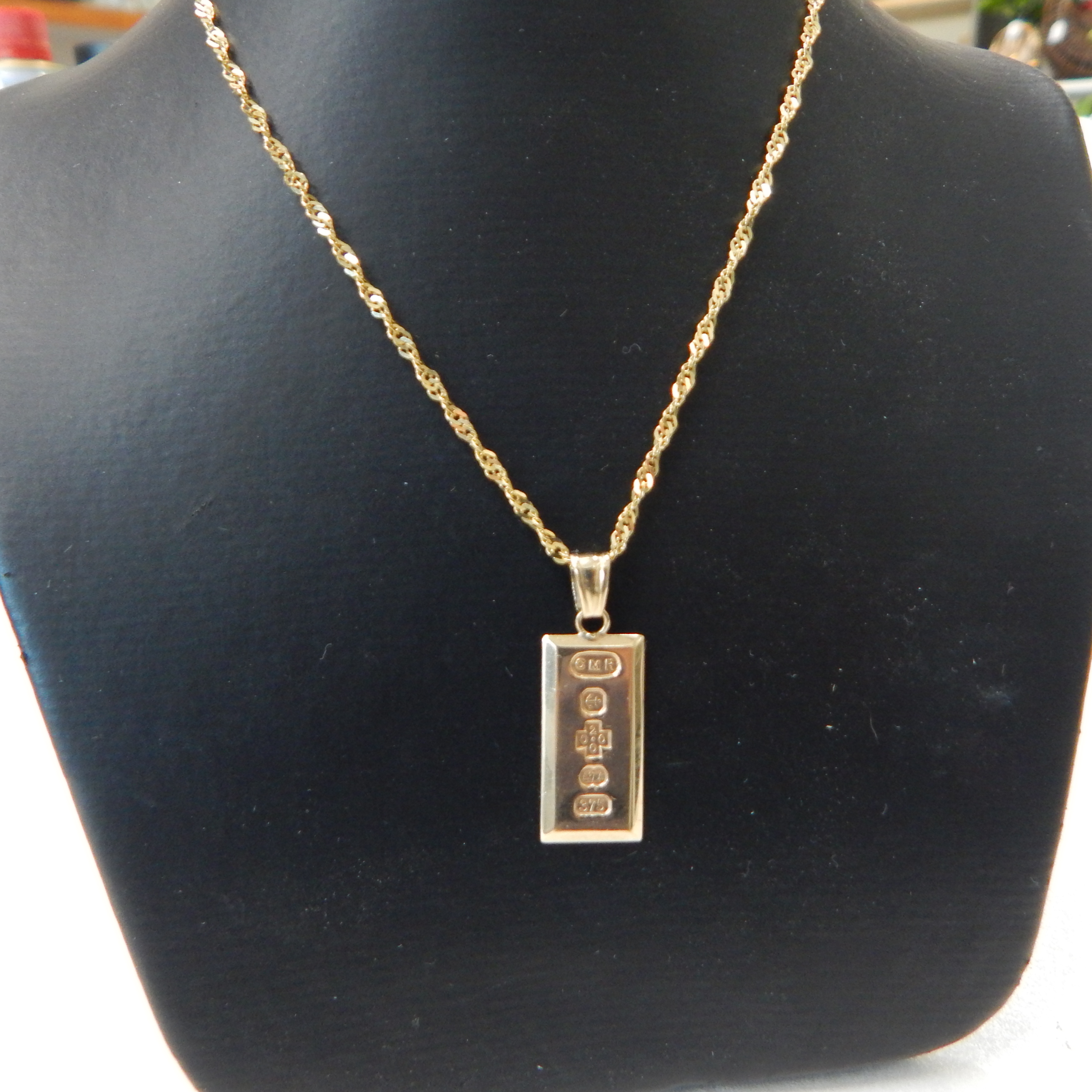 9ct Gold Bar Pendant & 9ct Gold Twist Chain — sold at auction in New Zealand for $450