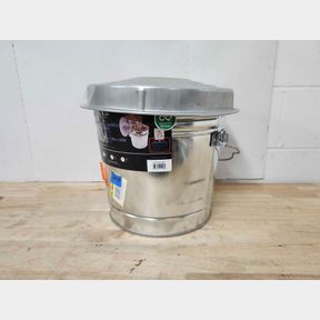 Behrens - 6 Gallon Galvanized Steel Round Trash Can with Locking Lid