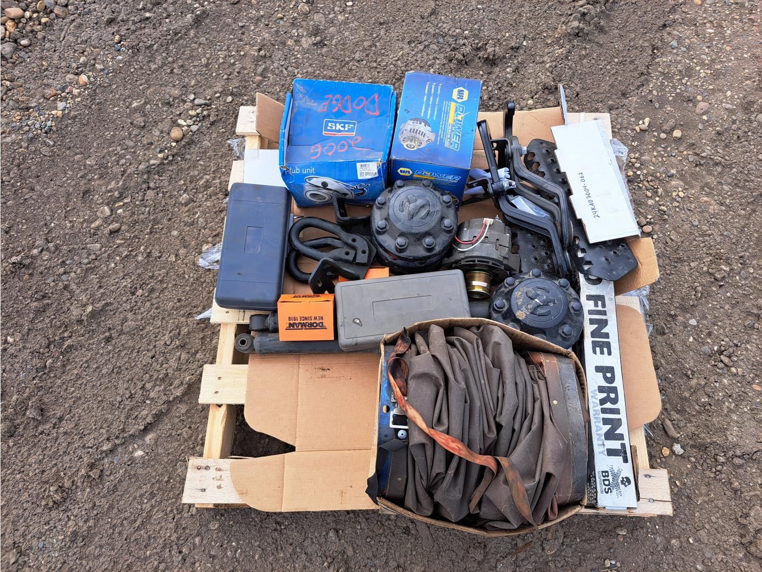 Assortment of Misc Automotive Parts and Supplies [24KA07004062] Team