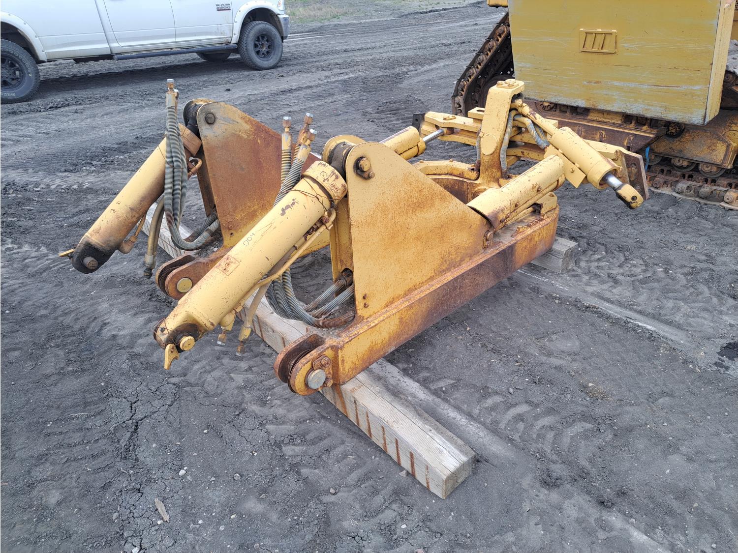 C-Frame to Fit Cat D4H Crawler Dozer [24FL07001-004] | Team Auctions