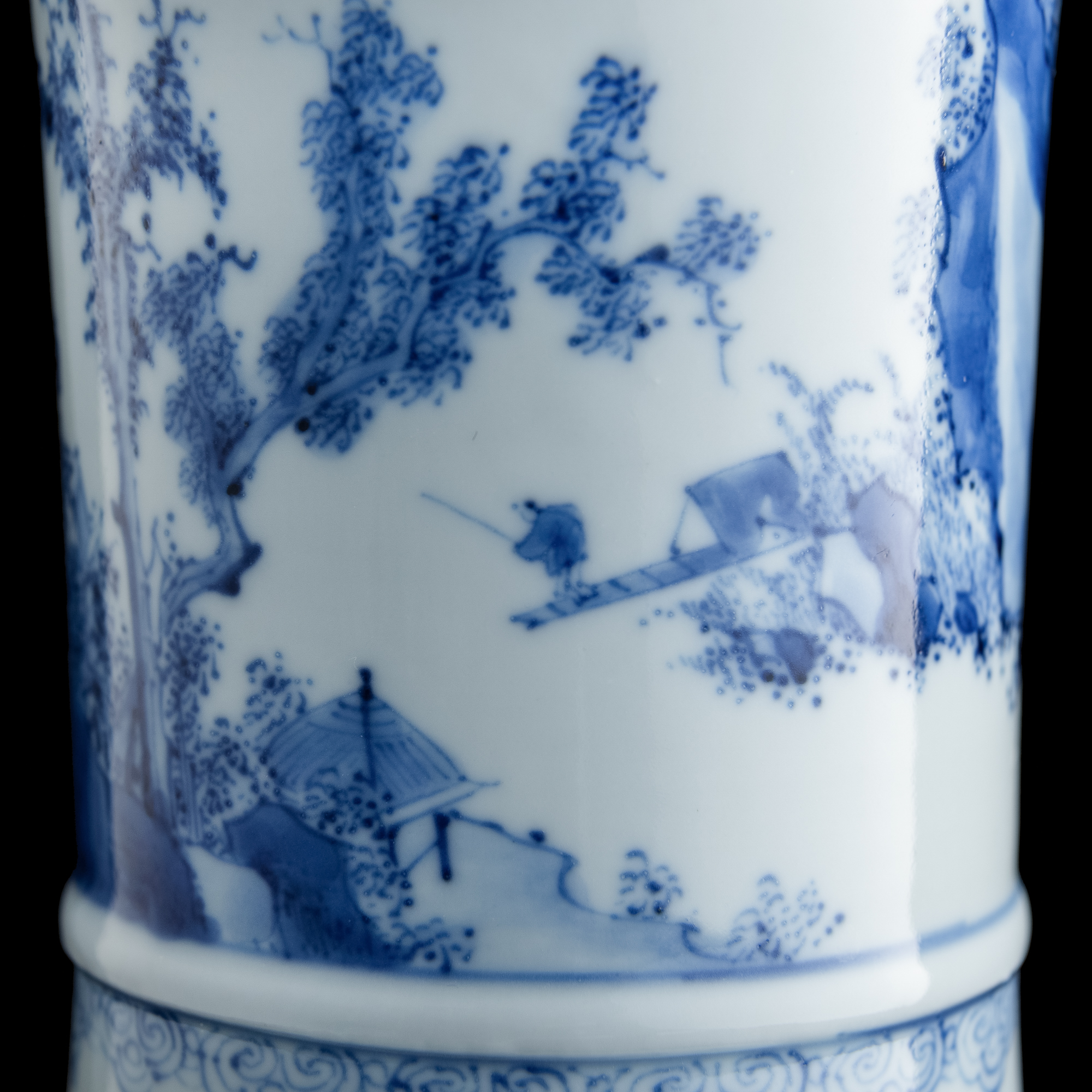 清康熙青花山水瓶A Chinese blue and white 'landscape' vase, Kangxi