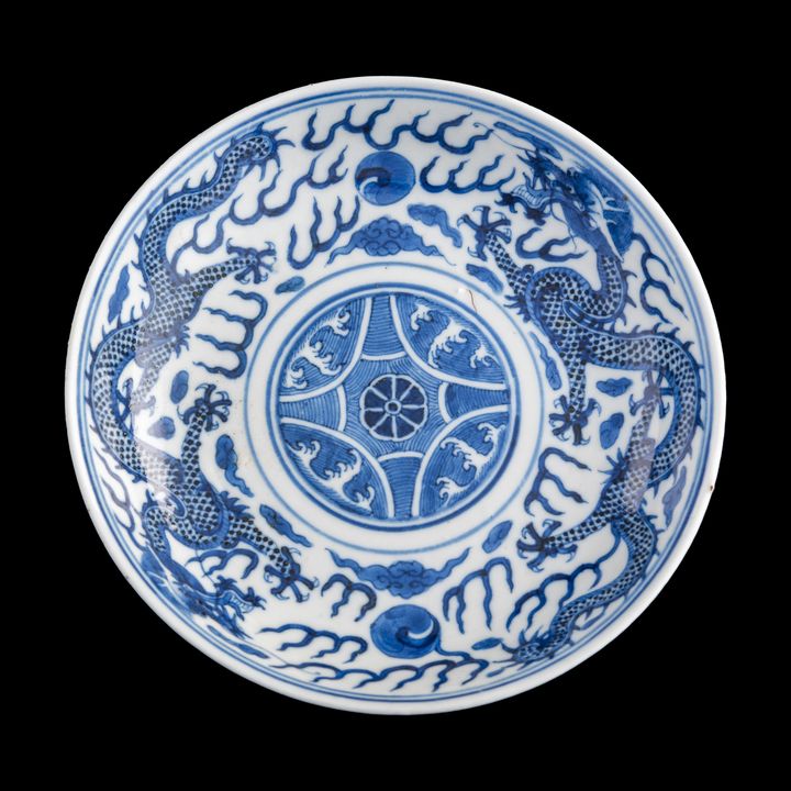 清光緒 青花龍紋盤 A Chinese blue and white 'dragon' plate, Guangxu period, Qing dynasty