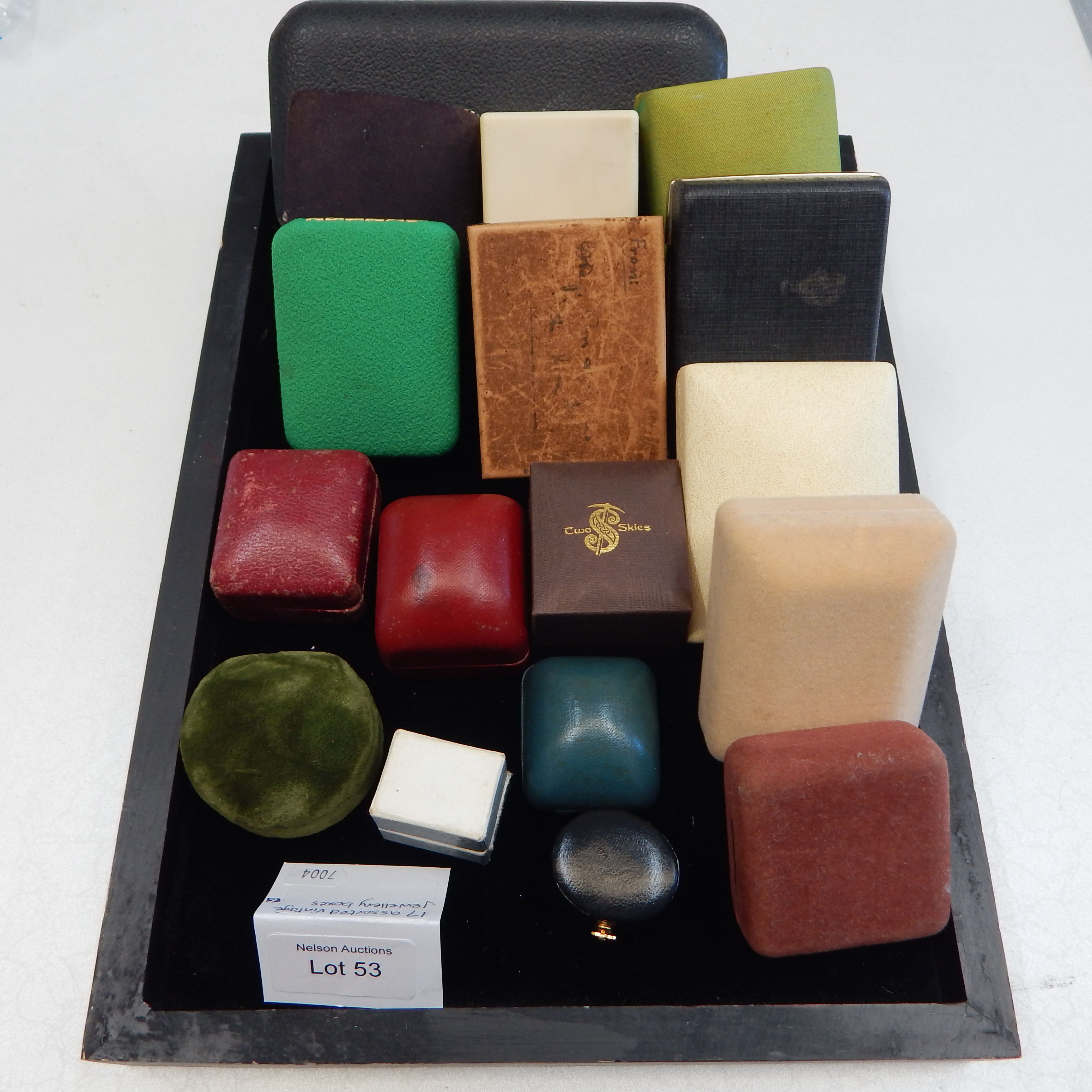 Mayday Palissy Cake Plate plus 4 Crown Lynn duos — NZ auction result