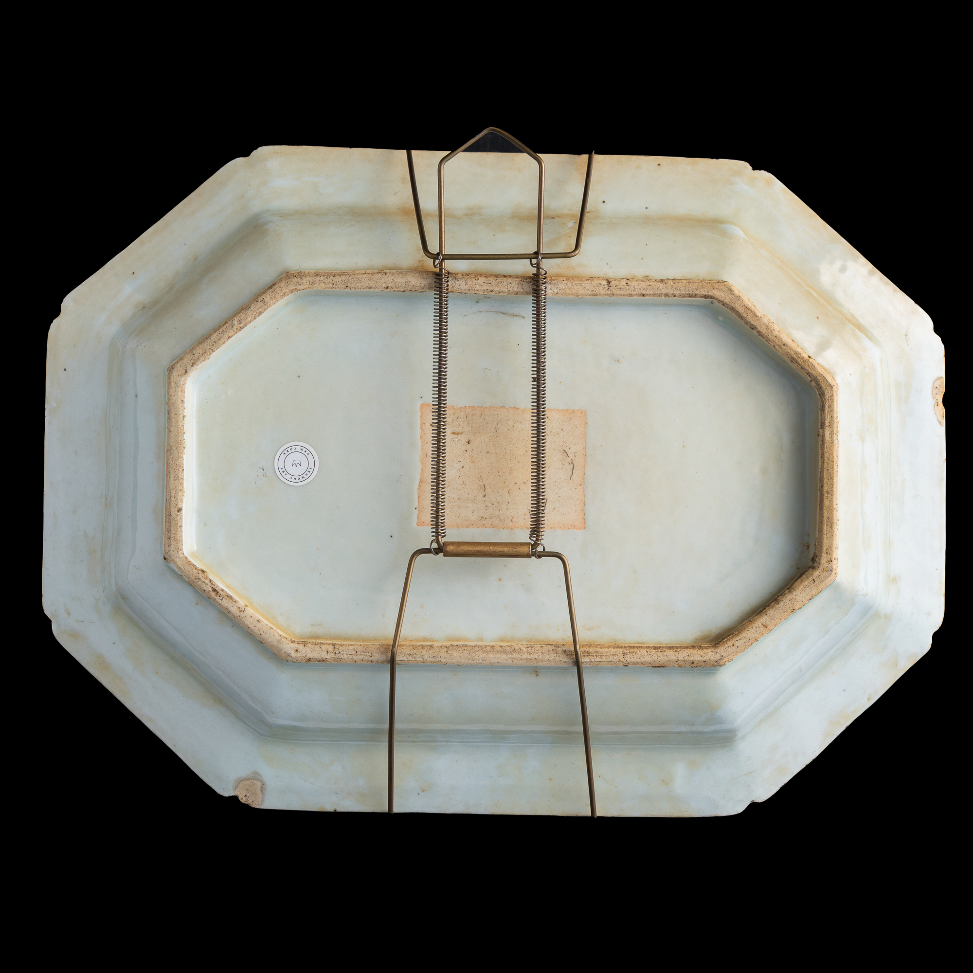 十九世紀早外銷青花山水盤A Chinese export blue and white 'landscape