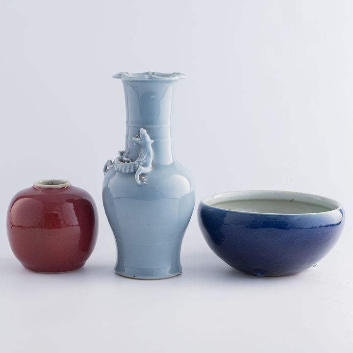 十九世紀 各式色釉瓷器三件 Three assorted monochrome porcelain items, 19th century