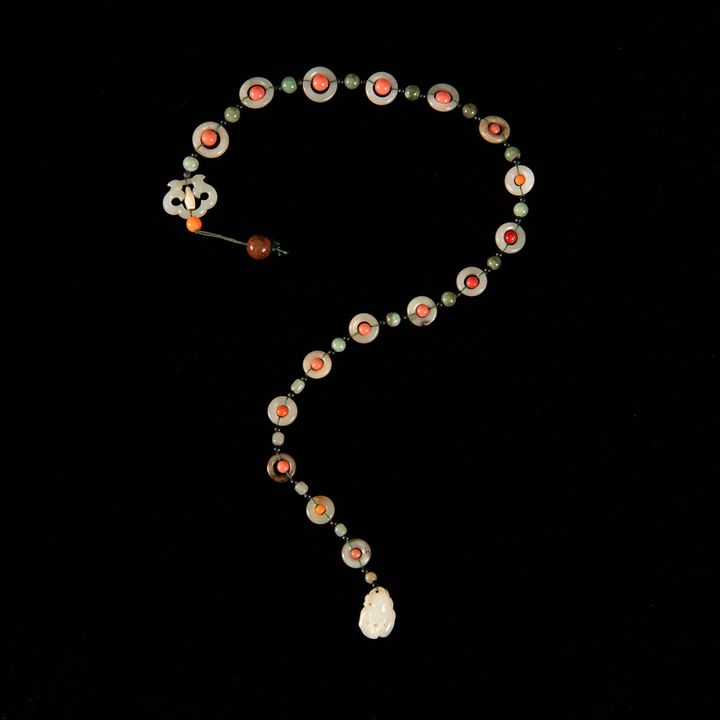明代/清代 各式玉環等多寶串 A Chinese necklace with various jade rings, Ming or Qing dynasty