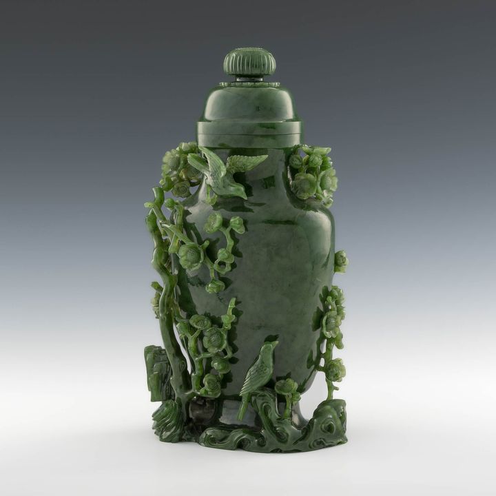 十八世紀 碧玉雕喜鵲登梅蓋瓶 A Chinese carved spinach jade lidded vase, 18th century