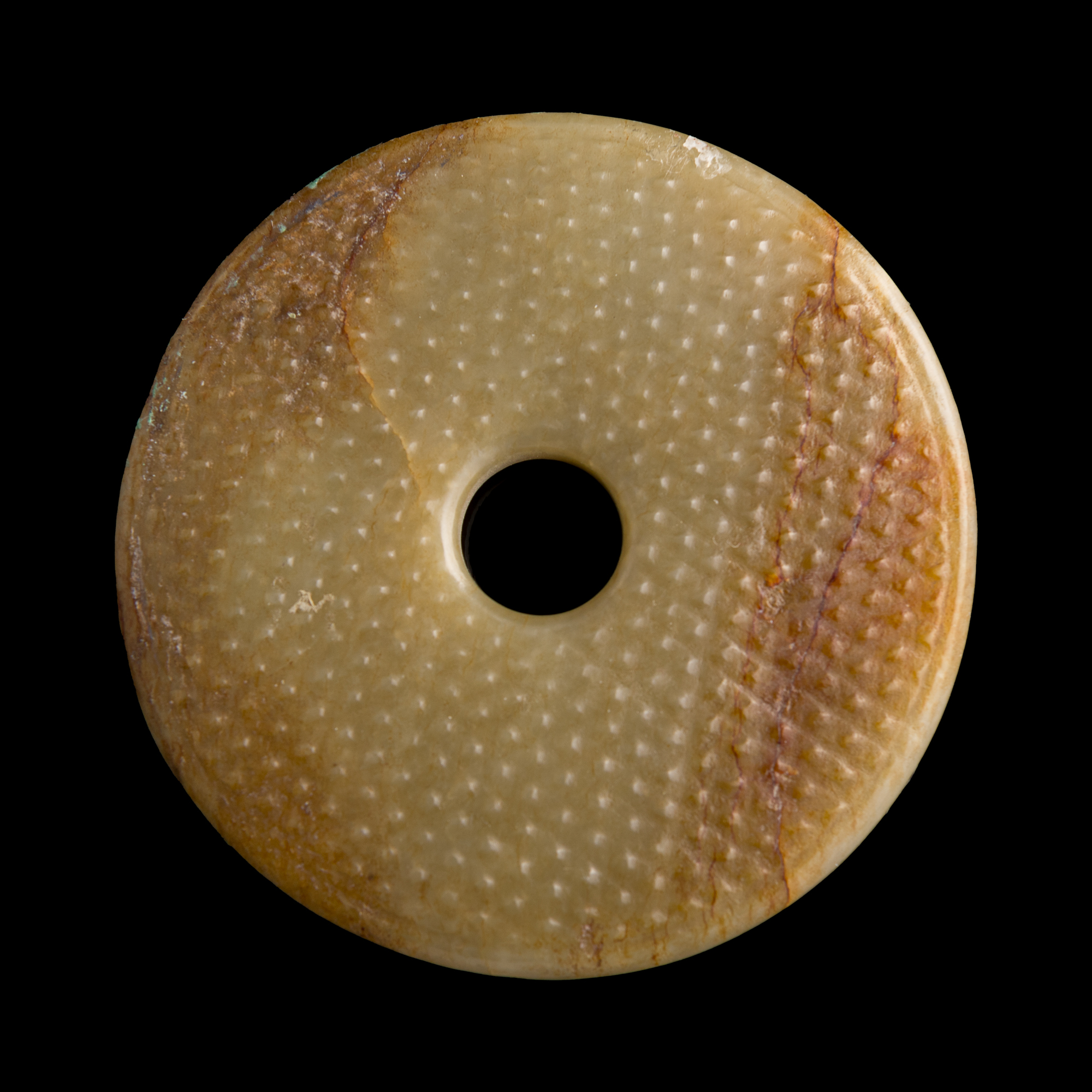 宋代玉雕螭龍璧（附木架） A Chinese carved jade 'chilong' bi