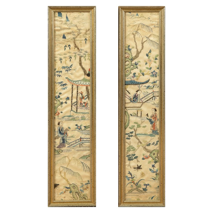 十九世紀   刺繡人物挽袖鏡框一對 A pair of Chinese figural silk sleeves, 19th century