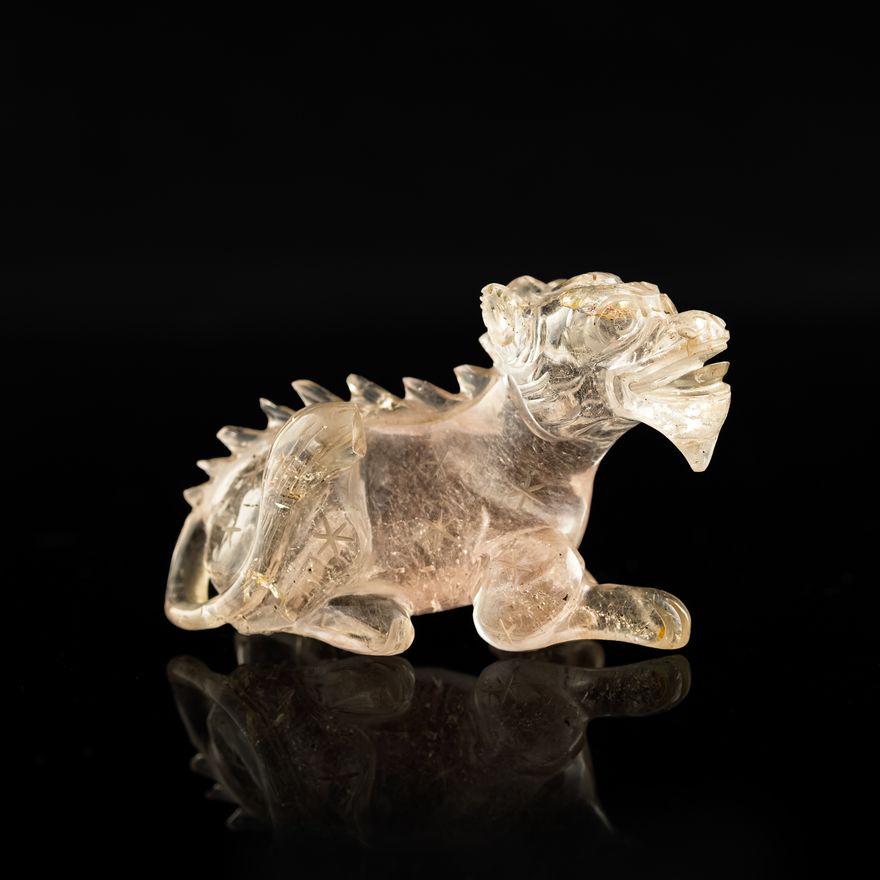 十八世紀 水晶走獸紙鎮 A Chinese crystal beast-form paper weight, 18th century