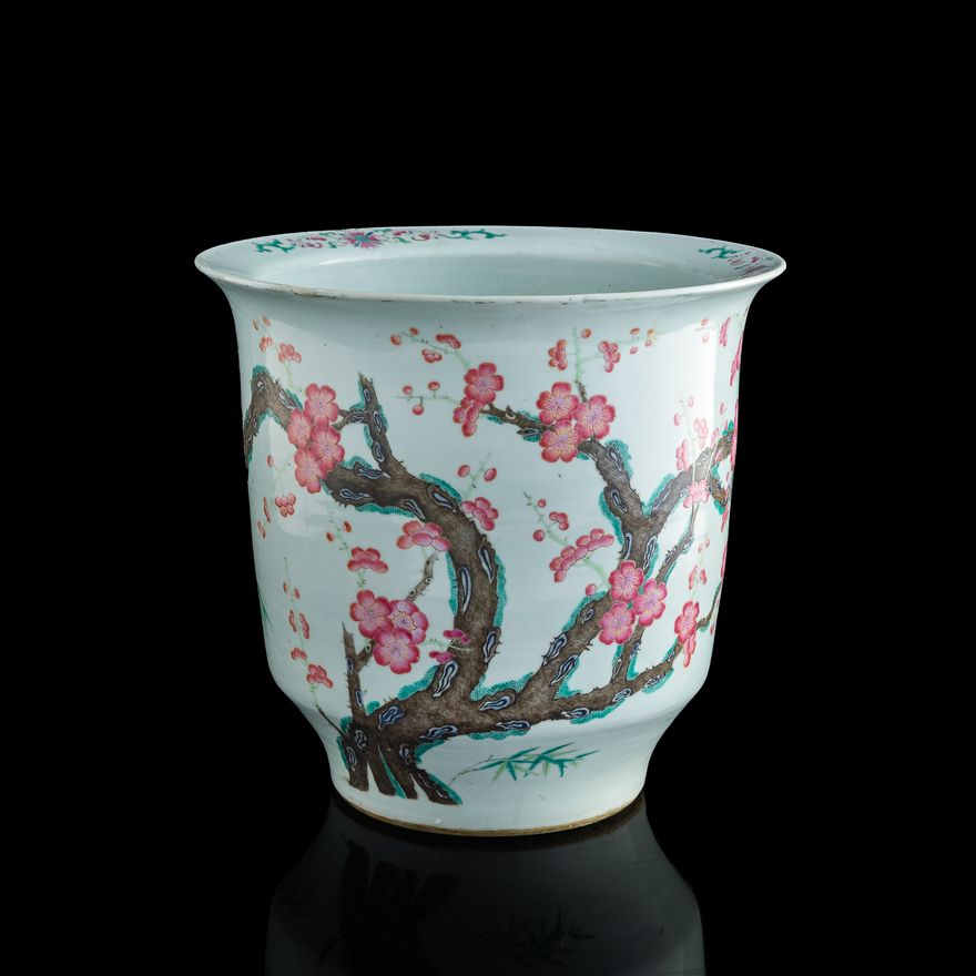 十九世紀晚 粉彩梅花花盆 A Chinese famille rose 'plum blossom' planter, late 19th century