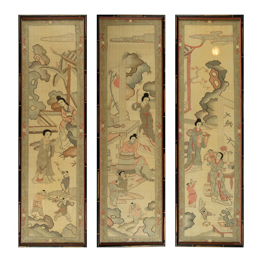 十九世紀   緙絲人物條屏三塊 Three Chinese kesi panels, 19th century