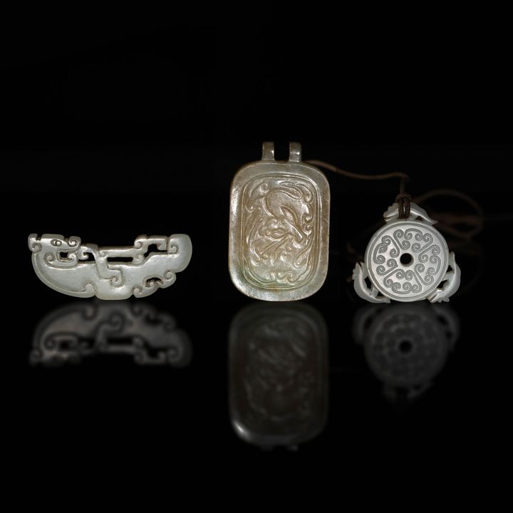 明代/清代 各式玉雕三件 A group of three Chinese jade carvings, Ming or Qing dynasty
