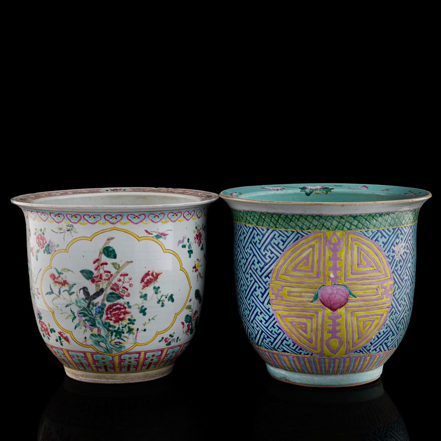 十九世紀 粉彩大花盆兩隻 Two large Chinese famille rose jardinieres, 19th century
