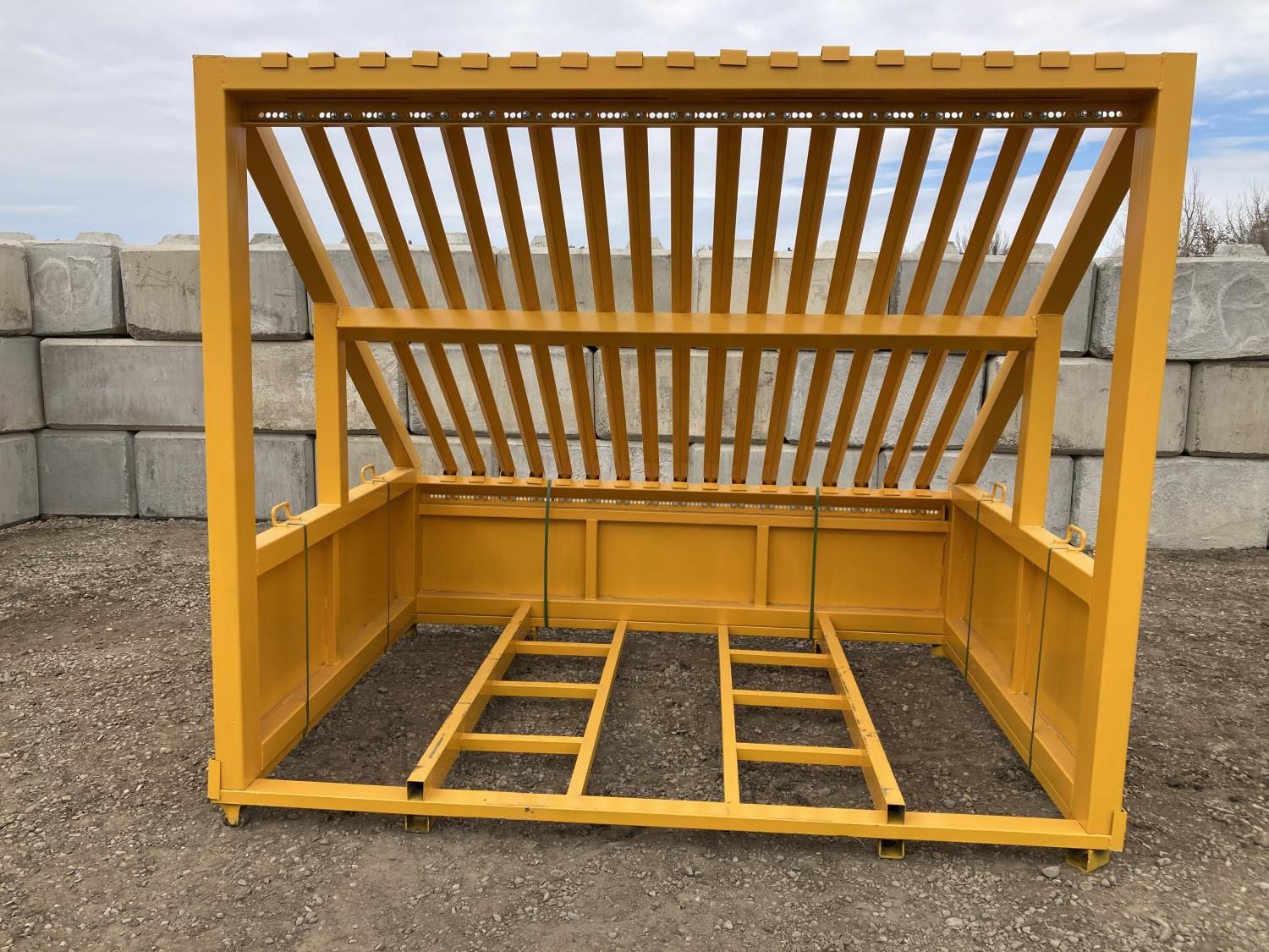 Bastone 10 Ft Grizzly Rock Screen (Unused) [24FP03994-046] | Team Auctions