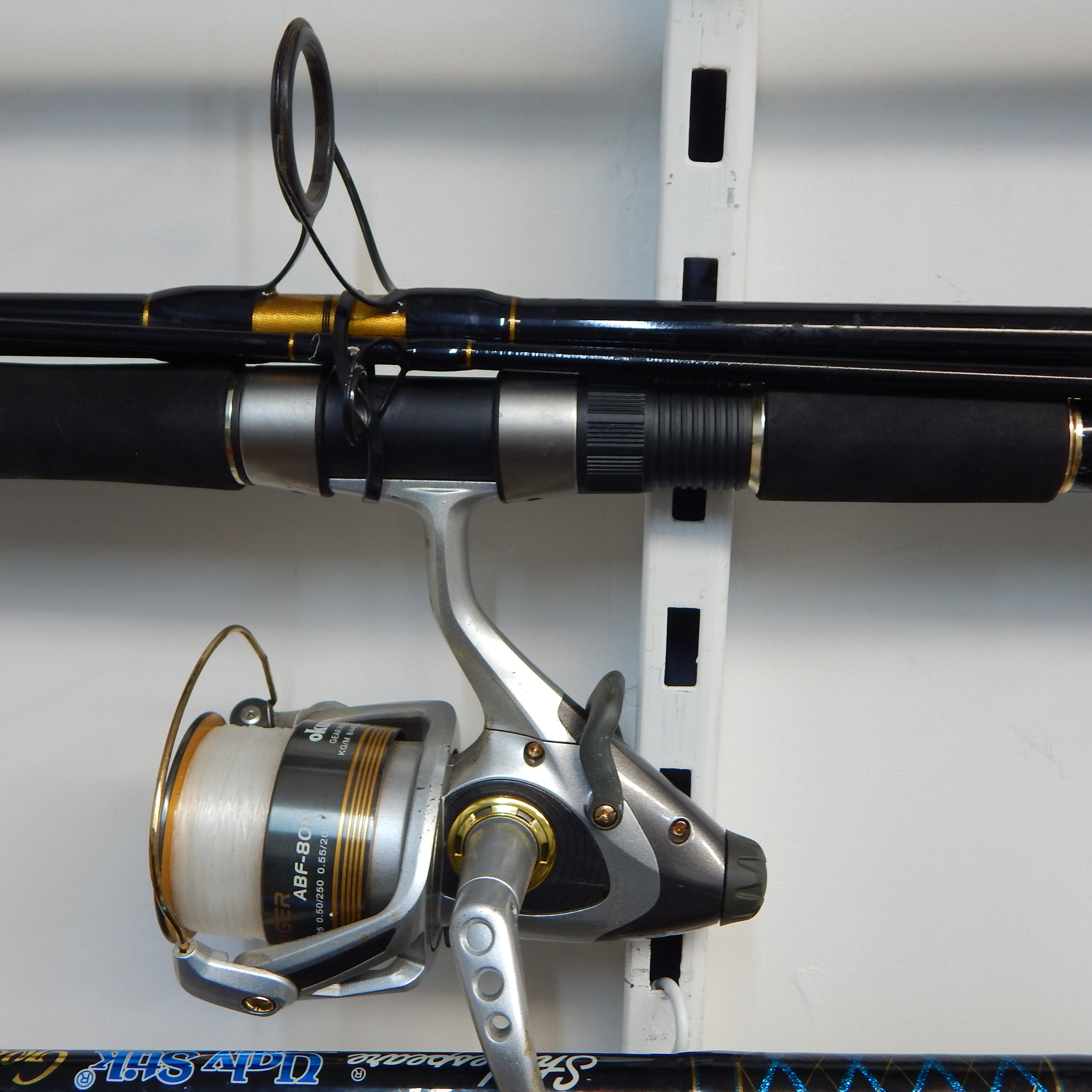 Surfcaster Rod w Okuma Avenger Reel + Beach Spike — NZ auction result