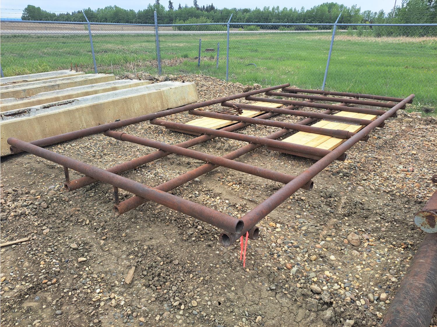 8 Ft X 22 Ft Steel Bale Rack [24GA31005-006] | Team Auctions