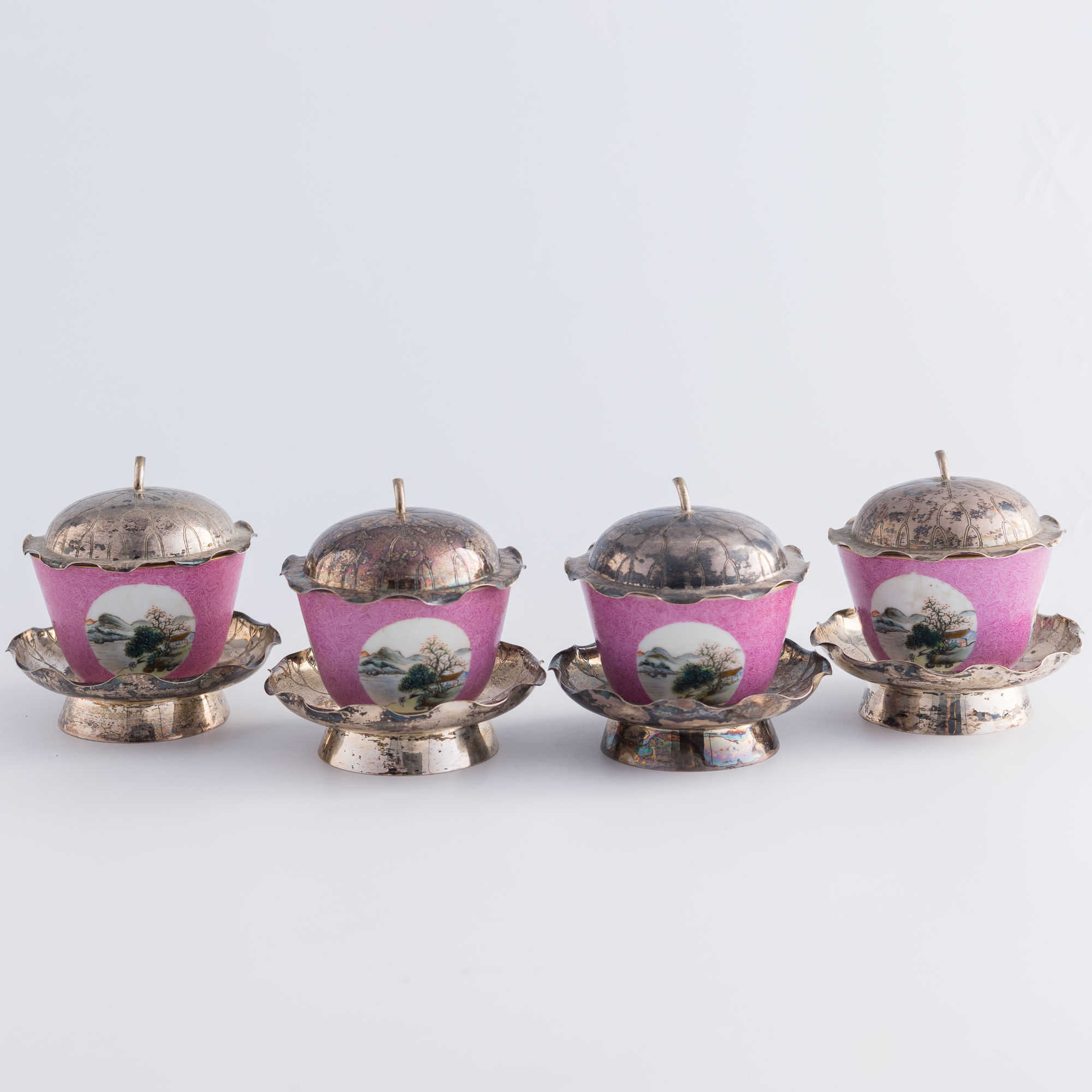 民國胭脂紅軋道開光粉彩杯四隻（附銀蓋座） Four Chinese ruby
