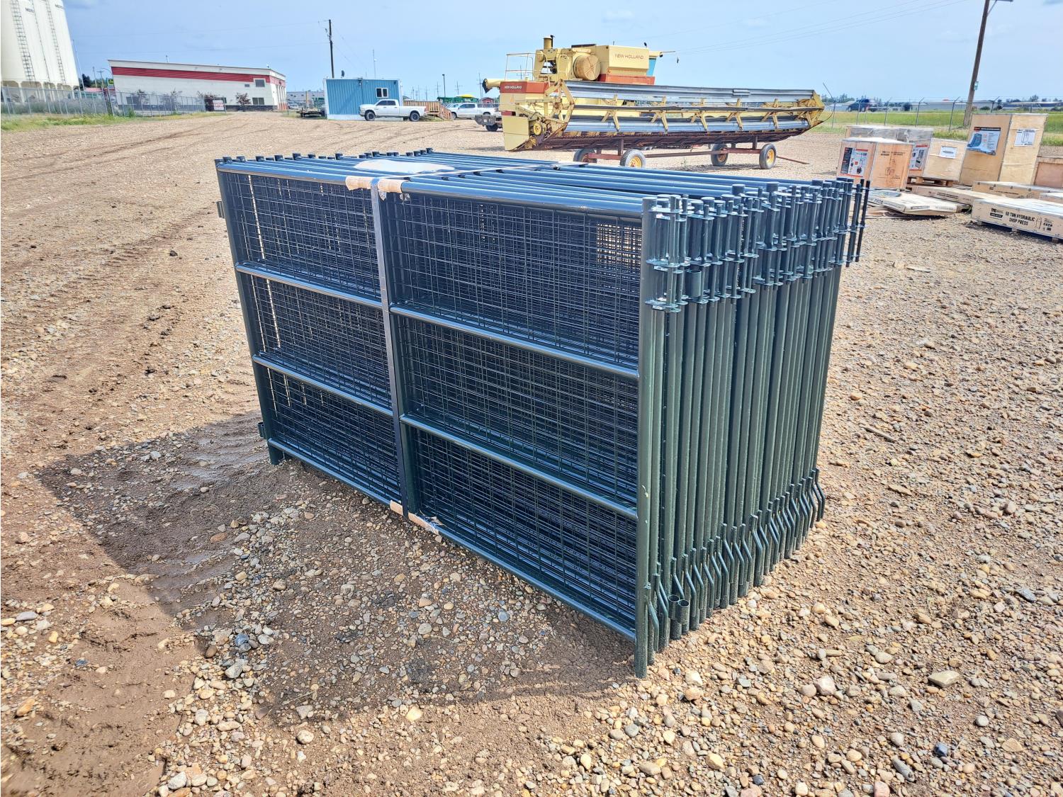(34) 7 Ft Light Duty 4 Bar Mesh Panels (Unused) [25AB10998-182] | Team ...