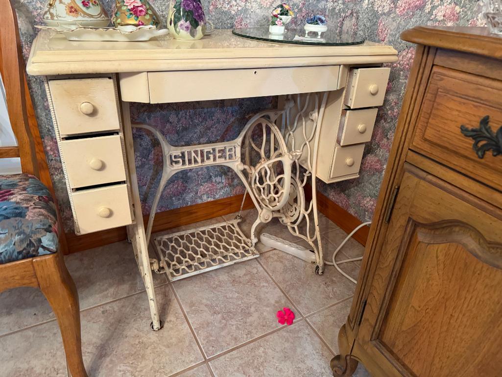 Singer Sewing MAchine Table | The After Auction